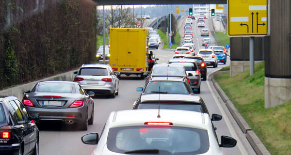 Straßenverkehrsrecht - verkehrsreiche Straße